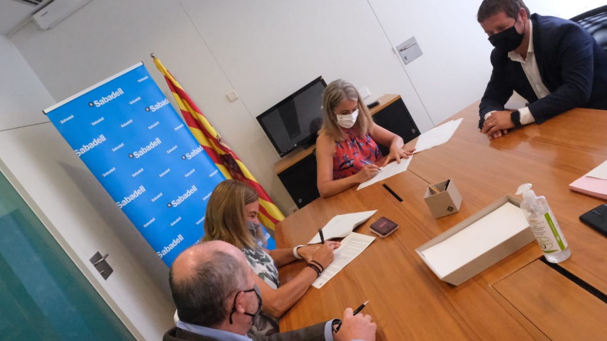 L'Ajuntament signa un préstec d'11 milions amb Banc Sabadell per finançar inversions municipals
