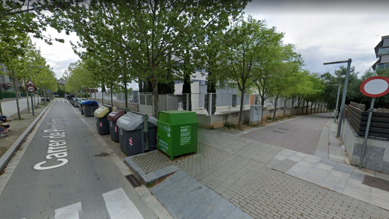 L'Ajuntament manté l'aposta per les pilones per limitar el pas de vehicles al carrer de la Coma