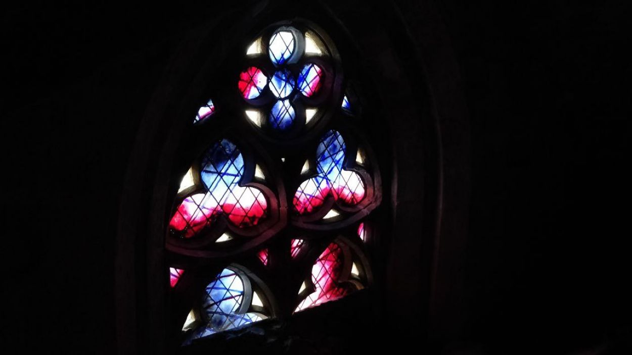 La façana sud del Monestir de Sant Cugat recupera la llum i color de fa 400 anys