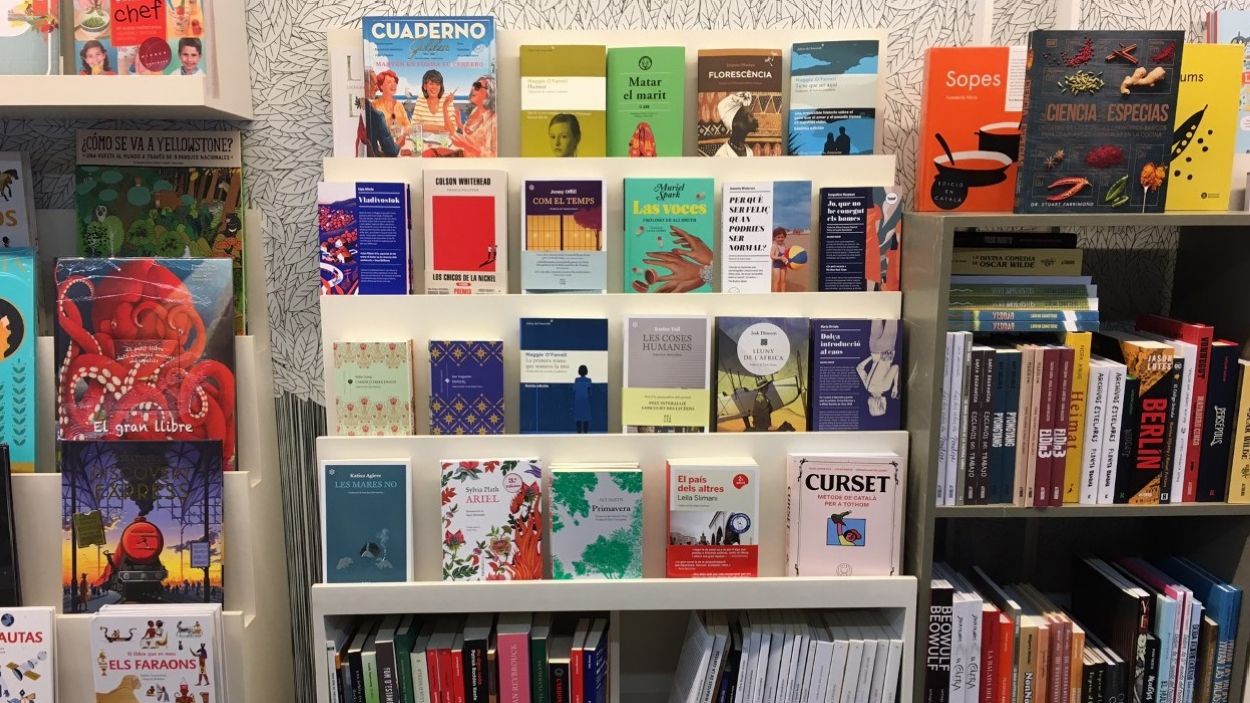 Recomanacions literàries per a joves i nens per llegir durant el curs