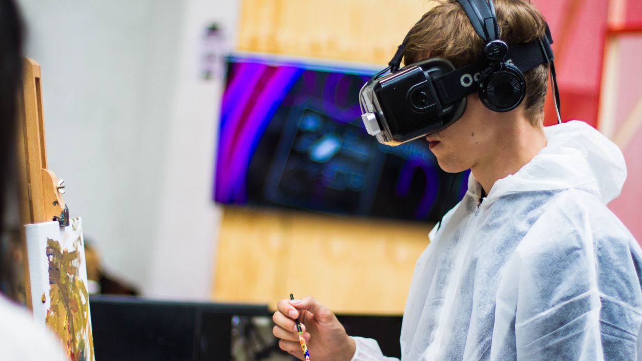 És possible aprendre a afrontar situacions de la nostra vida quotidiana amb l'ús de la realitat virtual?