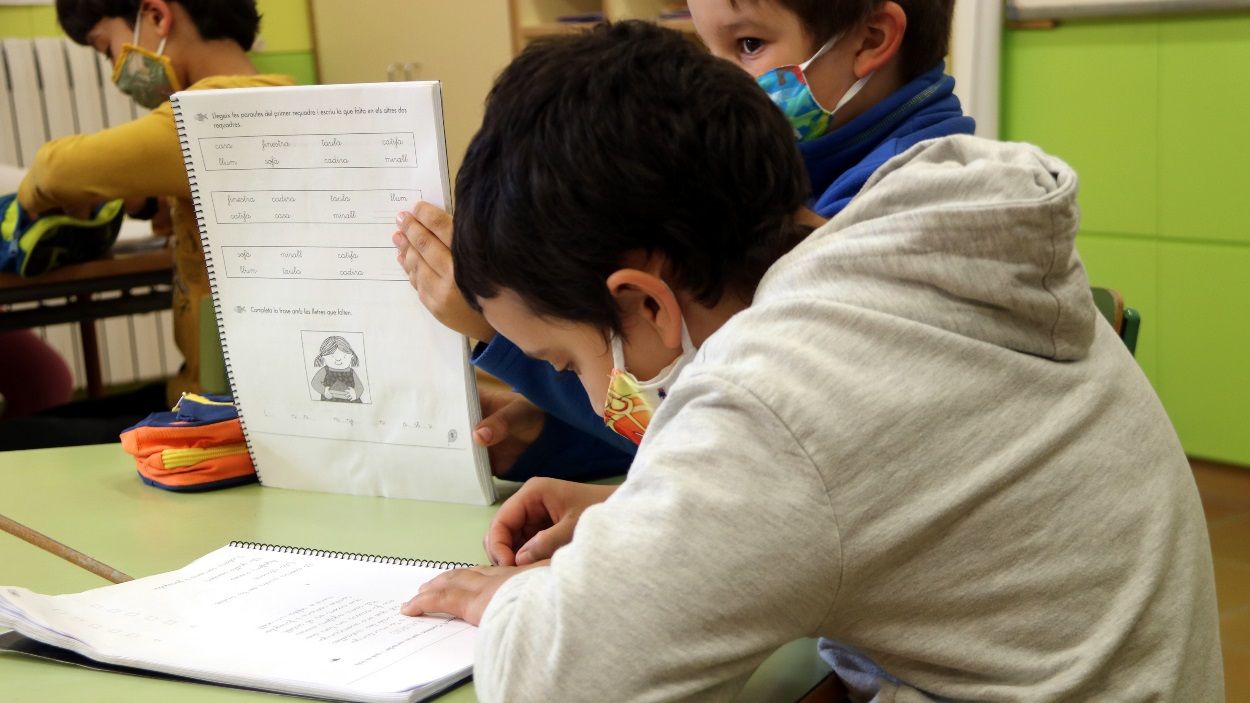 Els centres educatius de Sant Cugat acumulen mig miler de persones confinades