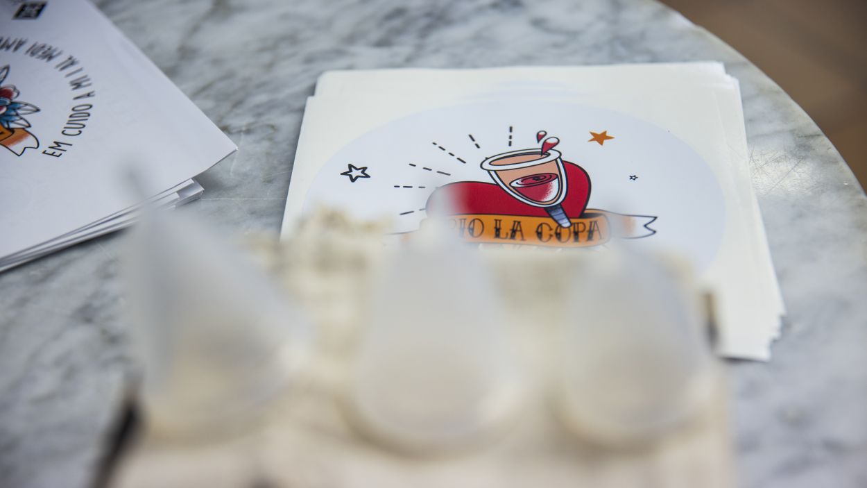 L'Ajuntament amplia la campanya i regala copes menstruals a les joves d'entre 16 a 25 anys