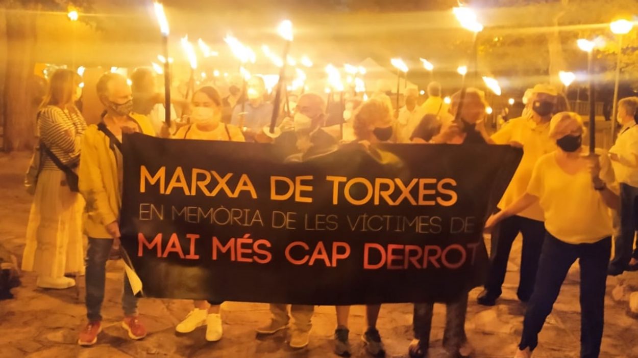 La Marxa de Torxes il·lumina Sant Cugat la vigília de la Diada