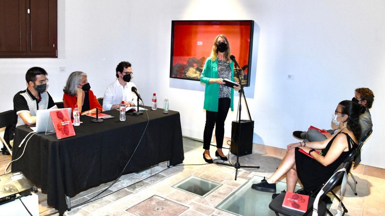 La publicació 'Grau-Garriga. Vermells' perpetua l'última exposició de l'artista santcugatenc