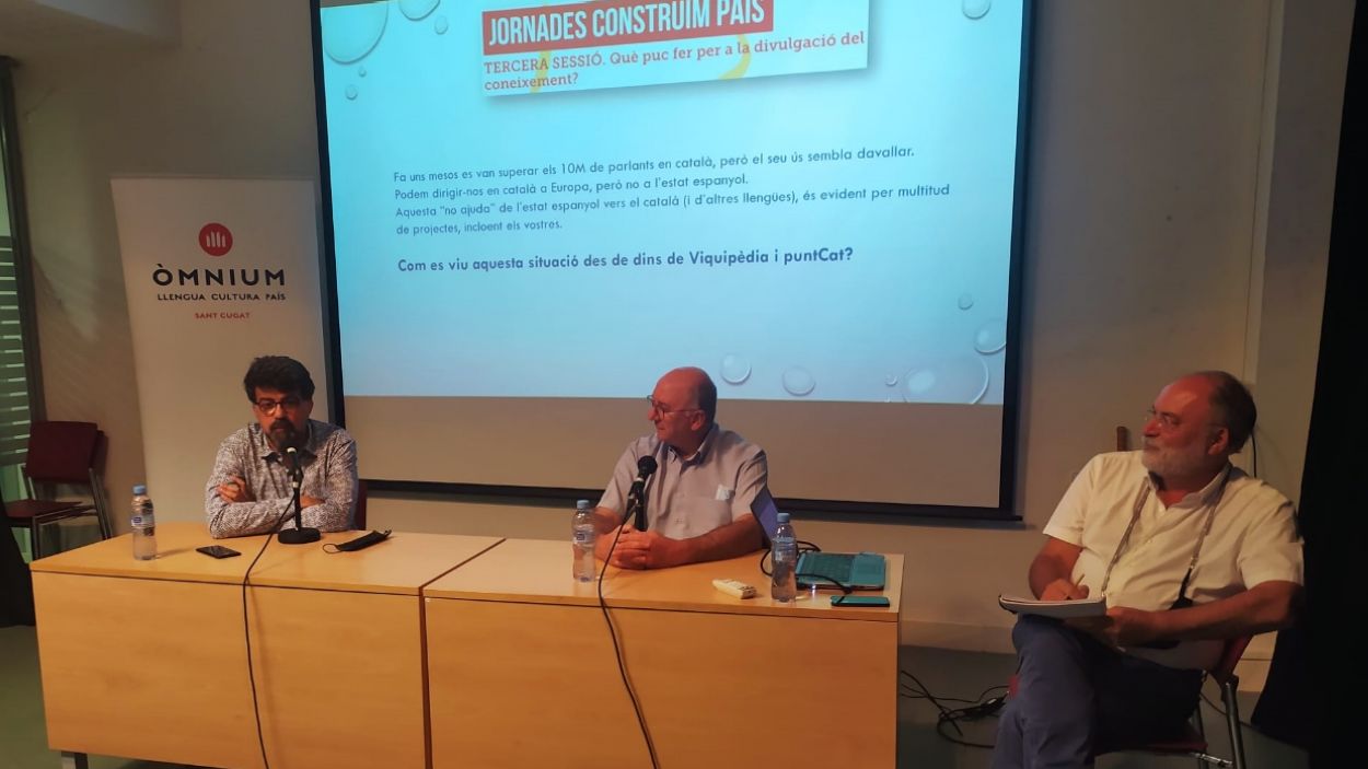 Genís Roca i Amador Álvarez debaten sobre la societat del coneixement, l'escletxa digital i la informació en català