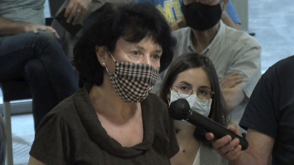 La parada d'autobús del carrer dels Safareigs, en el punt de mira dels veïns