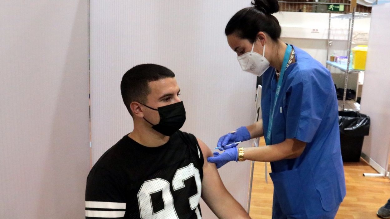 Salut obre la dosi de record per als joves d'entre 18 i 29 anys que faci vuit mesos que s'hagin posat la segona