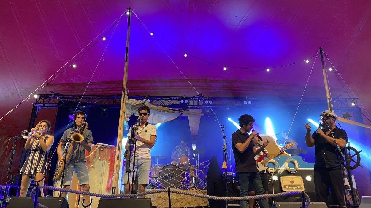 El públic familiar ha omplert els Petits Camaleons de dissabte