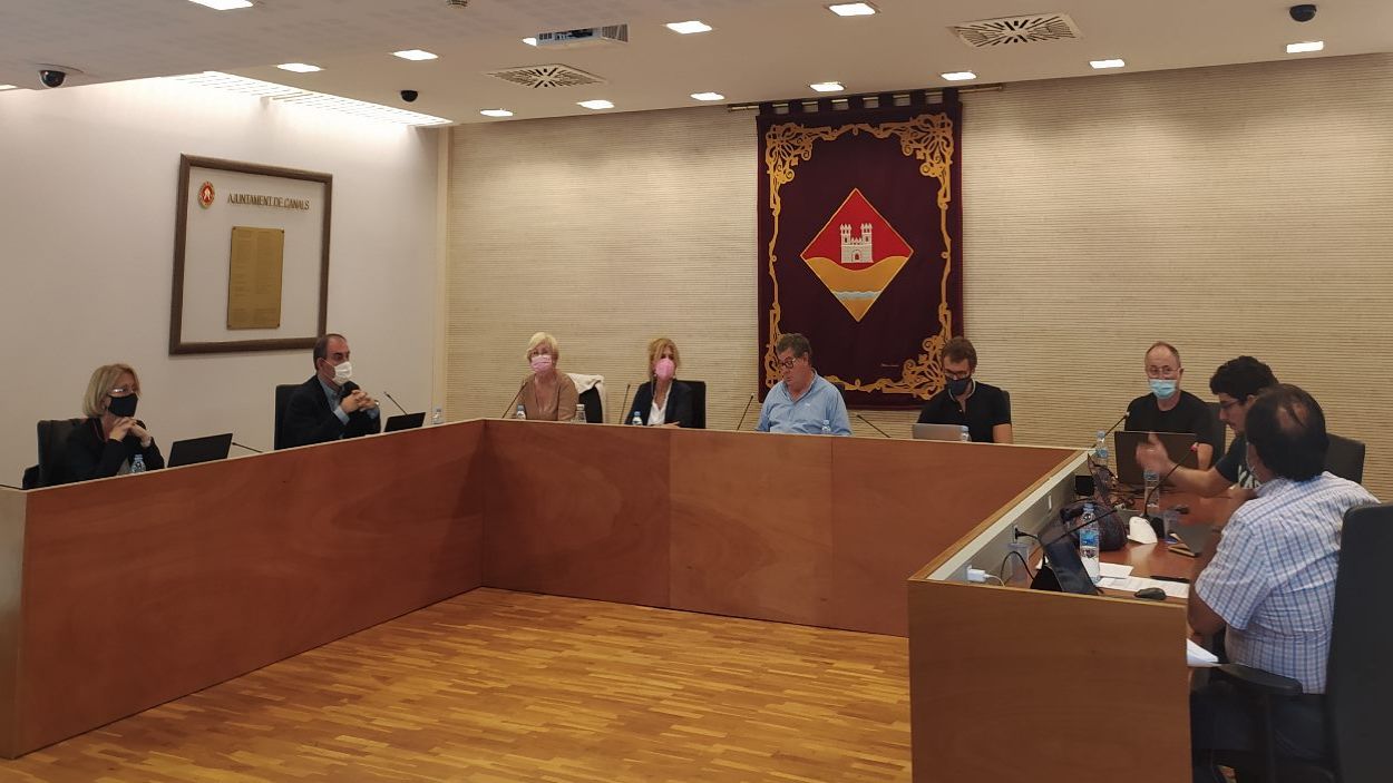 La junta de veïns aborda de nou la situació contractual del Complex Esportiu de Valldoreix