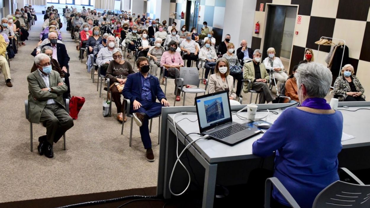 Una xerrada sobre les dones silenciades en l'art obre el curs de l'Aula d'Extensió Universitària