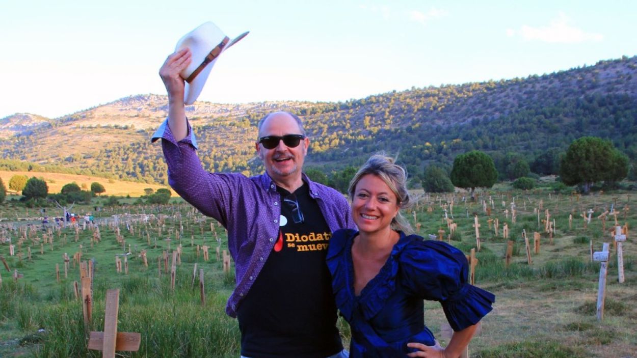 La santcugatenca Rosa Masip presenta el seu primer llibre, 'Al otro lado de la brújula', aquest diumenge