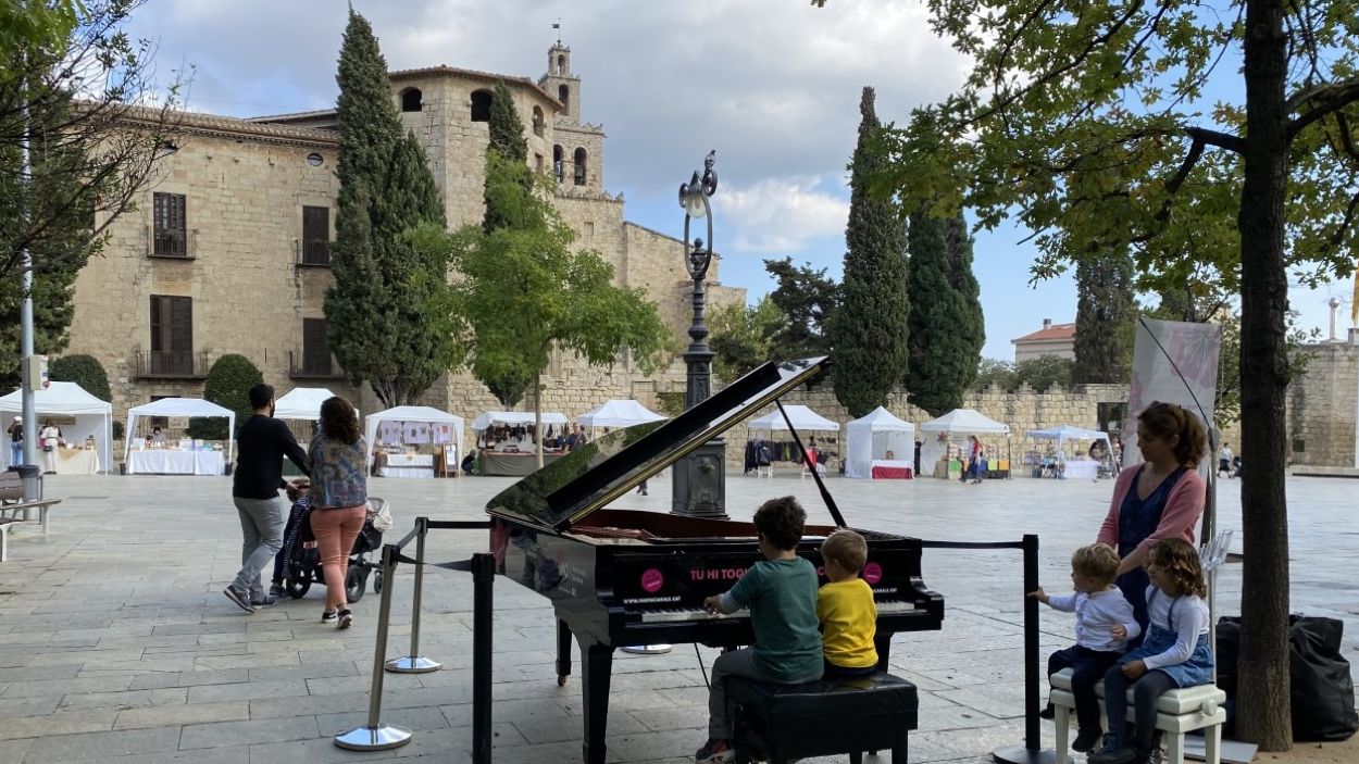 Tres pianos reparteixen música per Sant Cugat