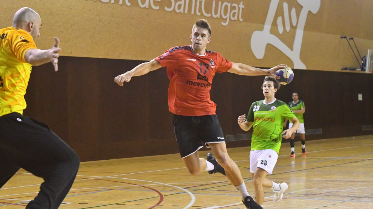 L'Handbol Sant Cugat, en estat de gràcia, referma el lideratge
