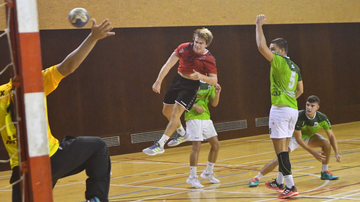 L'Handbol Sant Cugat vol consolidar el lideratge davant el Sant Esteve
