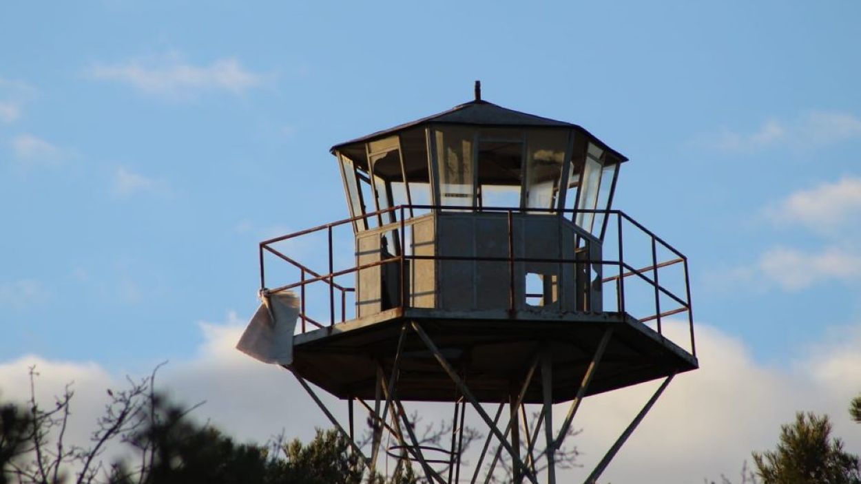 Adeu a l'antiga torre de vigilància de Collserola