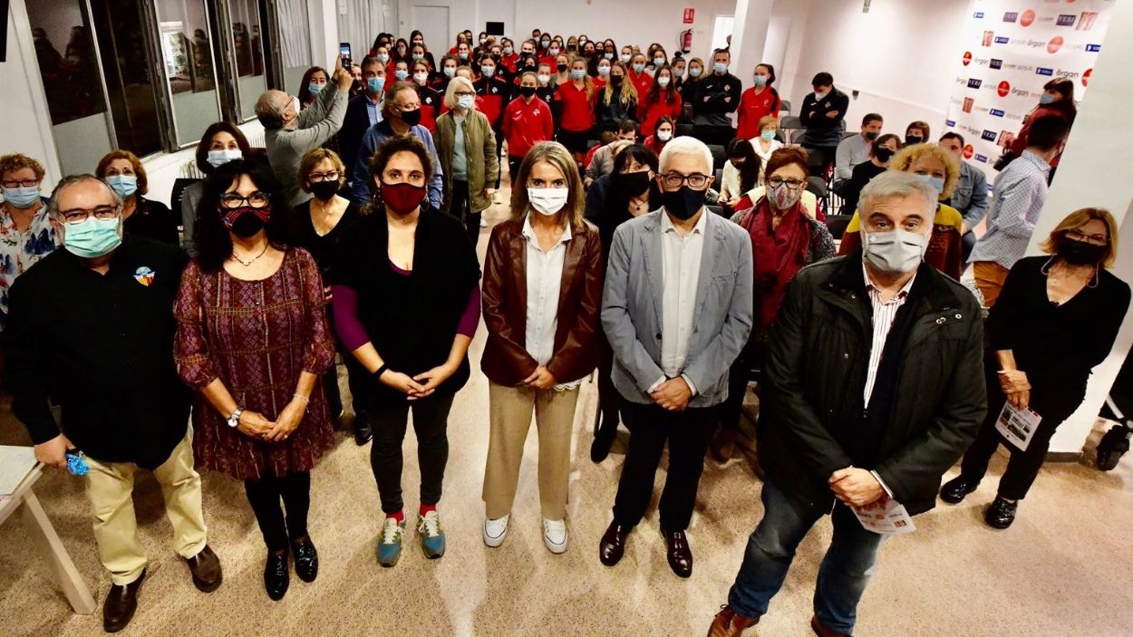 Les pioneres del Sant Cugat FC femení presideixen l'últim acte de celebració dels 50 anys de la seva fundació
