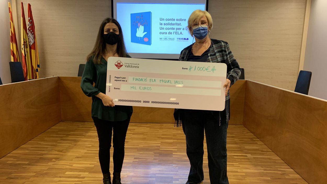 Valldoreix fa un donatiu de 1.000 euros a la Fundació Miquel Valls per lluitar contra l'ELA