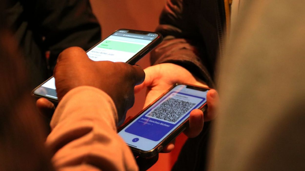 El Govern demana al TSJC ampliar l'ús del certificat Covid per a la restauració, els gimnasos i les residències