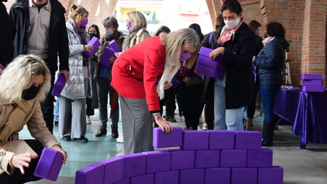 Sant Cugat aixeca un mur contra les violències masclistes