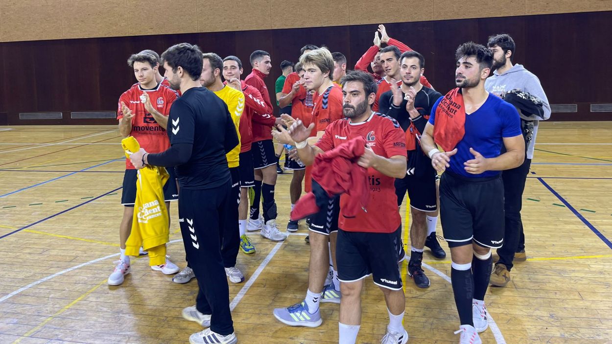 L'Handbol Sant Cugat supera el Banyoles i ja és tercer a la classificació