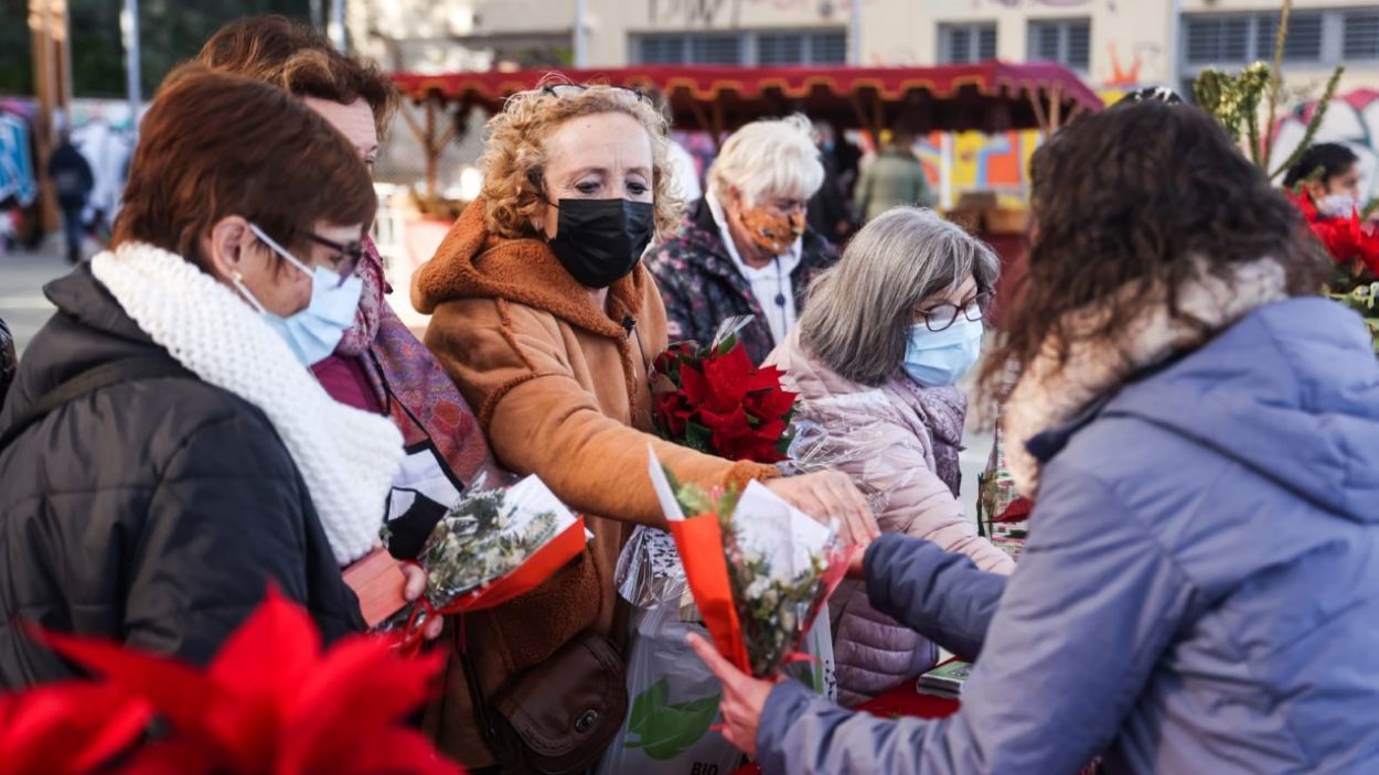 Les Planes es vesteix de Nadal amb la Fira de Santa Llúcia