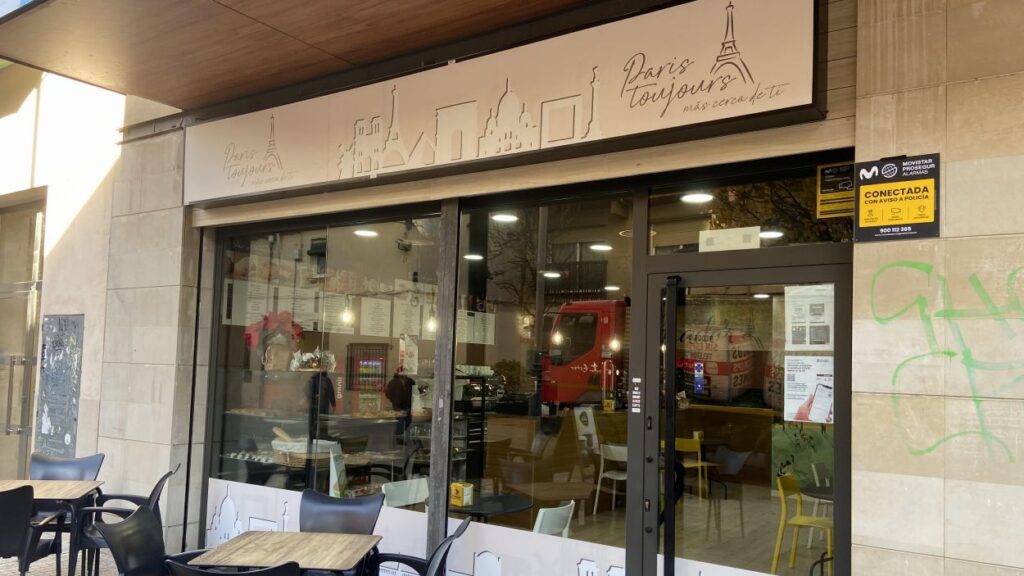 Alt: El forn de pa Paris Toujours obre una botiga a Sant Cugat