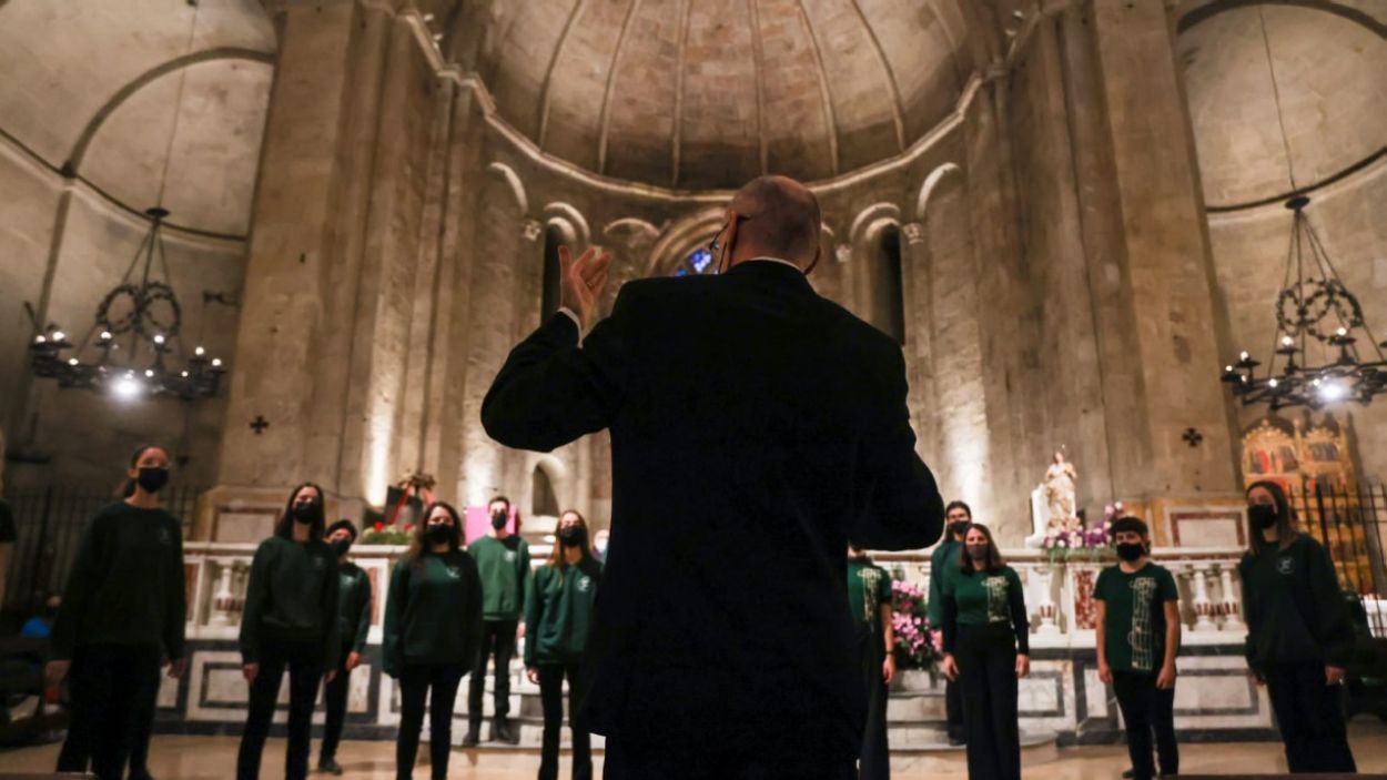 Tarda de poesia i nadales tradicionals al Monestir