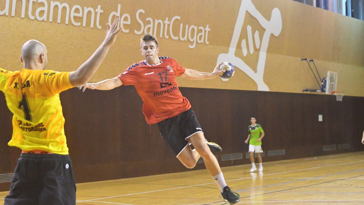 L'Handbol Sant Cugat supera el Mataró i segueix a la part alta de la taula
