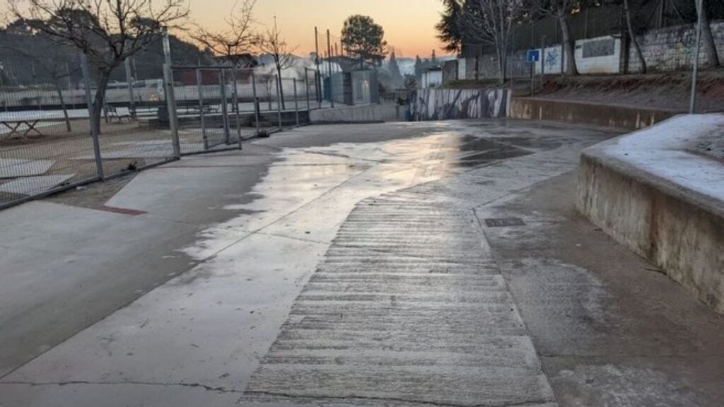 Alt: L'EMD arranjarà l'accés de l'escola bressol de Valldoreix per evitar relliscades