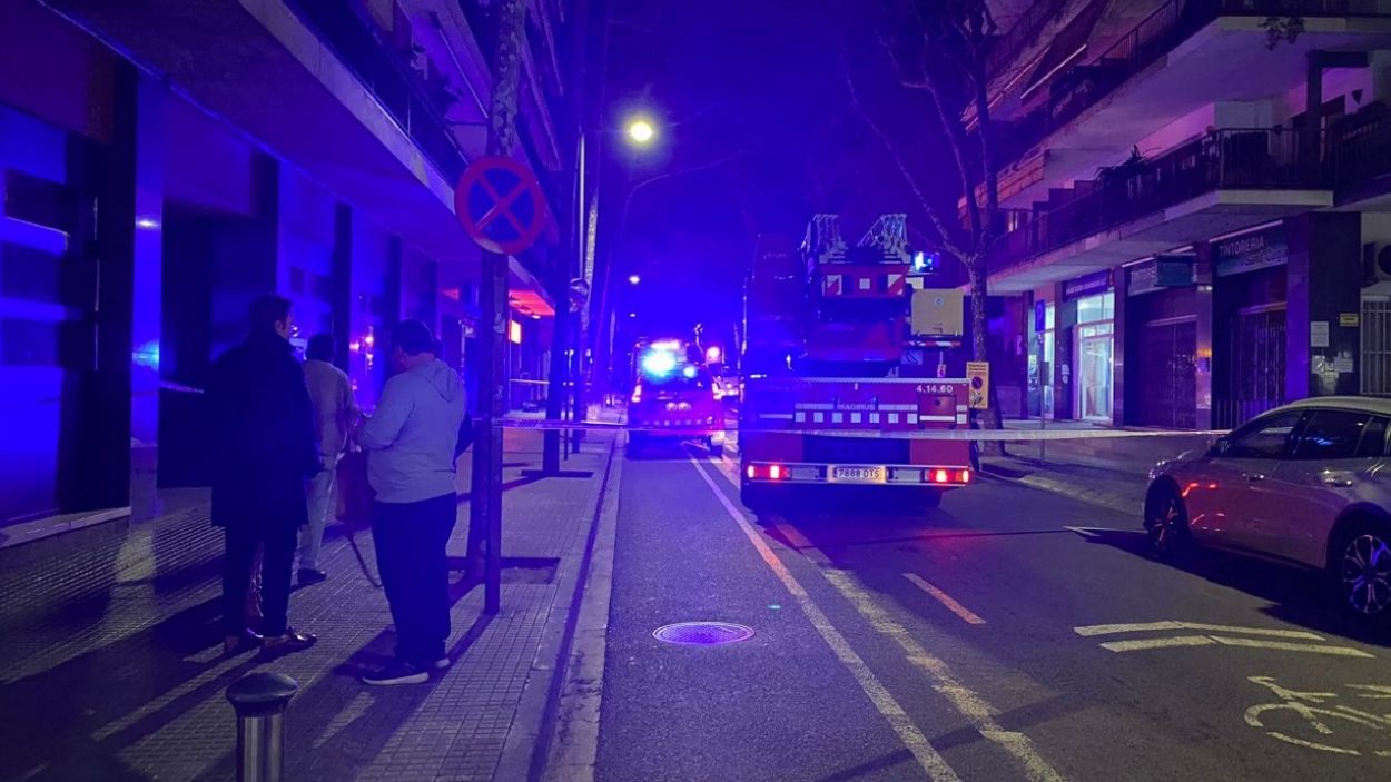 Petit incendi a un pis de l'avinguda Lluís Companys