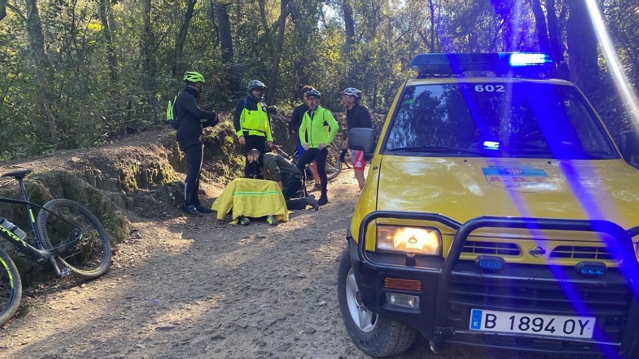 Un ciclista queda ferit al camí de Can Borrell