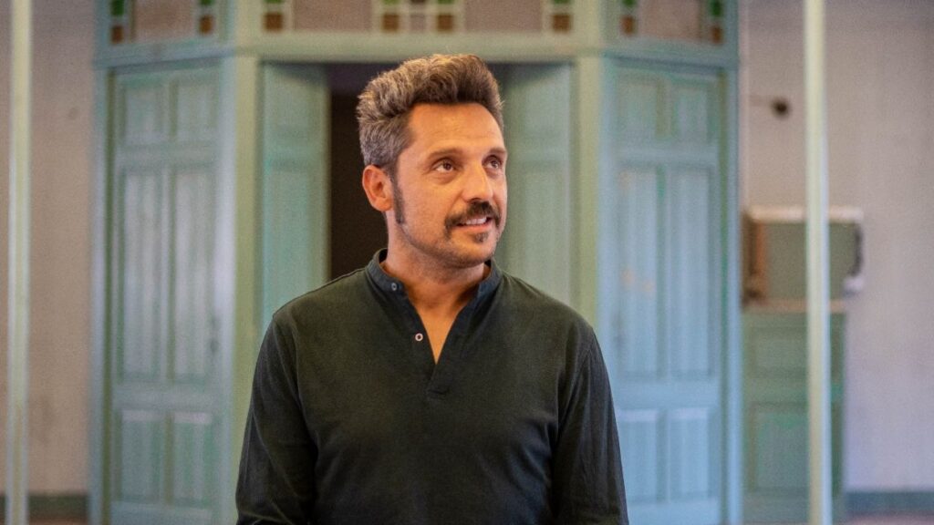 Alt: Joan-Pau Chaves porta les 'Cançons de fi de segle' al teatre de Mira-sol aquest dissabte