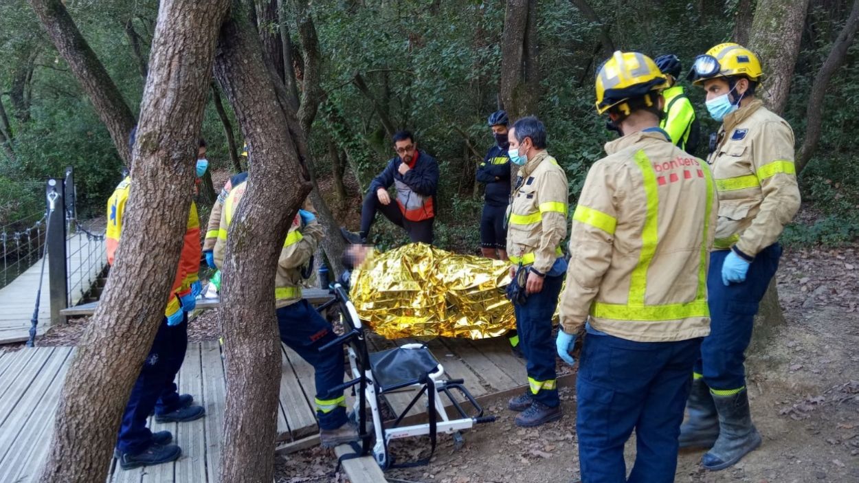 Evacuen un ciclista ferit al pantà de Can Borrell