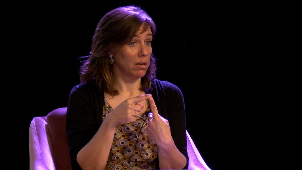 Cicle Enraonar. Núria Mora: Els grans reptes de present en matèria educativa