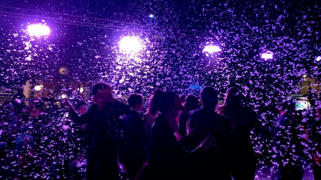 El Gall de Carnaval arrabassa el poder a l'alcaldessa: comença el Carnaval!