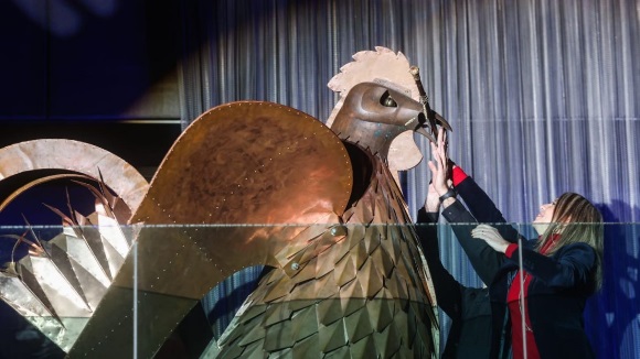 El Gall de Carnaval arrabassa el poder a l'alcaldessa: comença el Carnaval!