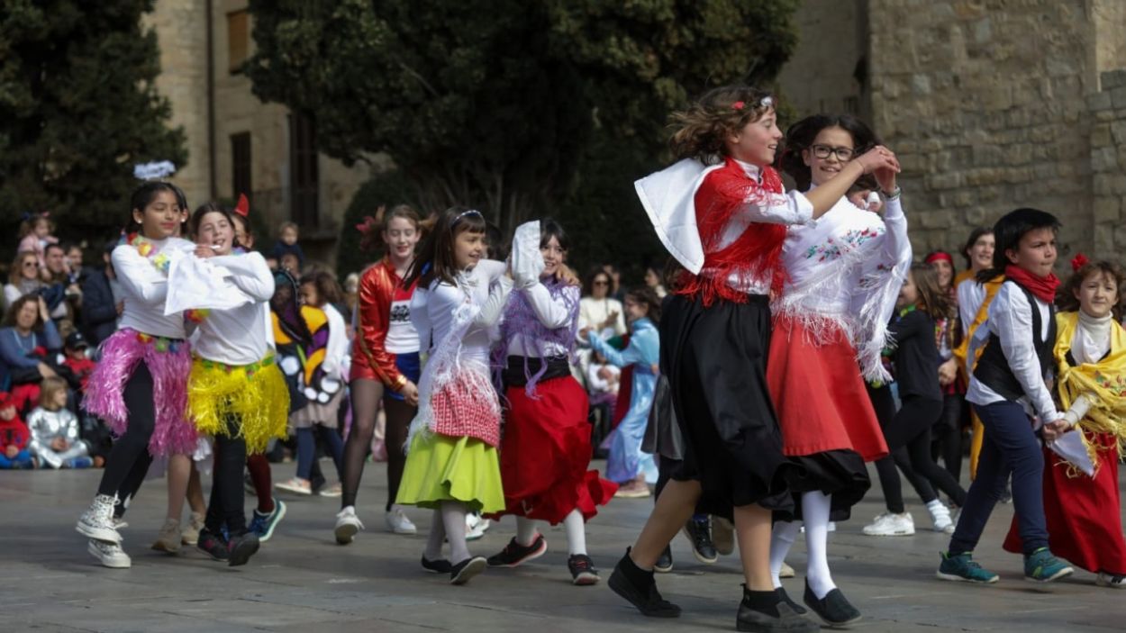 El diumenge de Carnaval somriu amb el Ball de Gitanetes i de Giovanetes