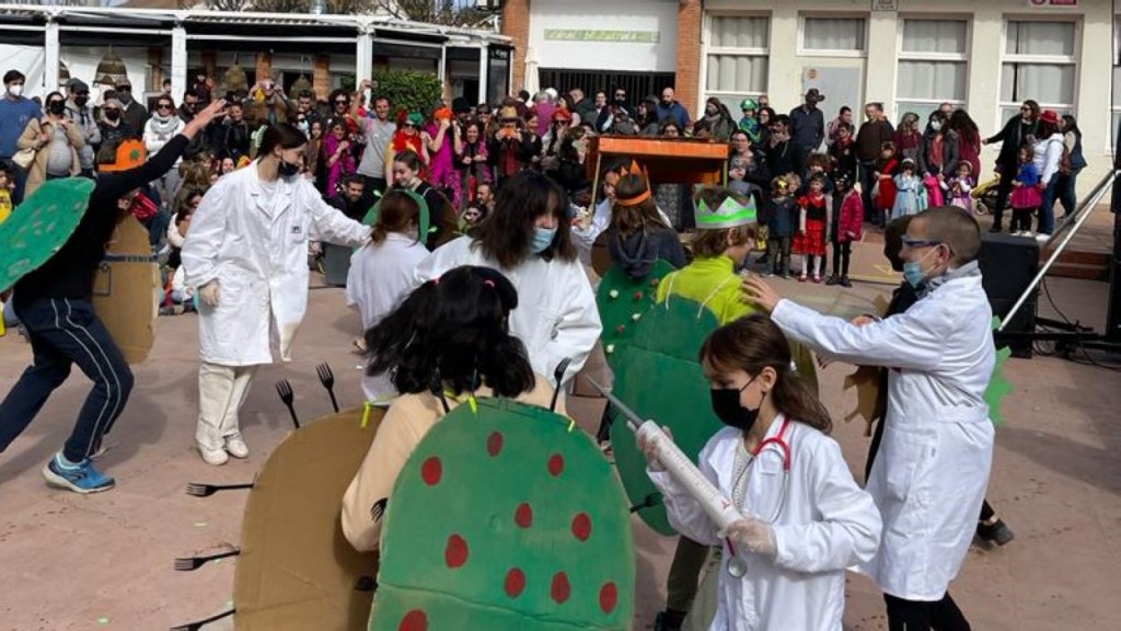 Valldoreix viu el Carnaval amb la música i les disfresses com a protagonistes