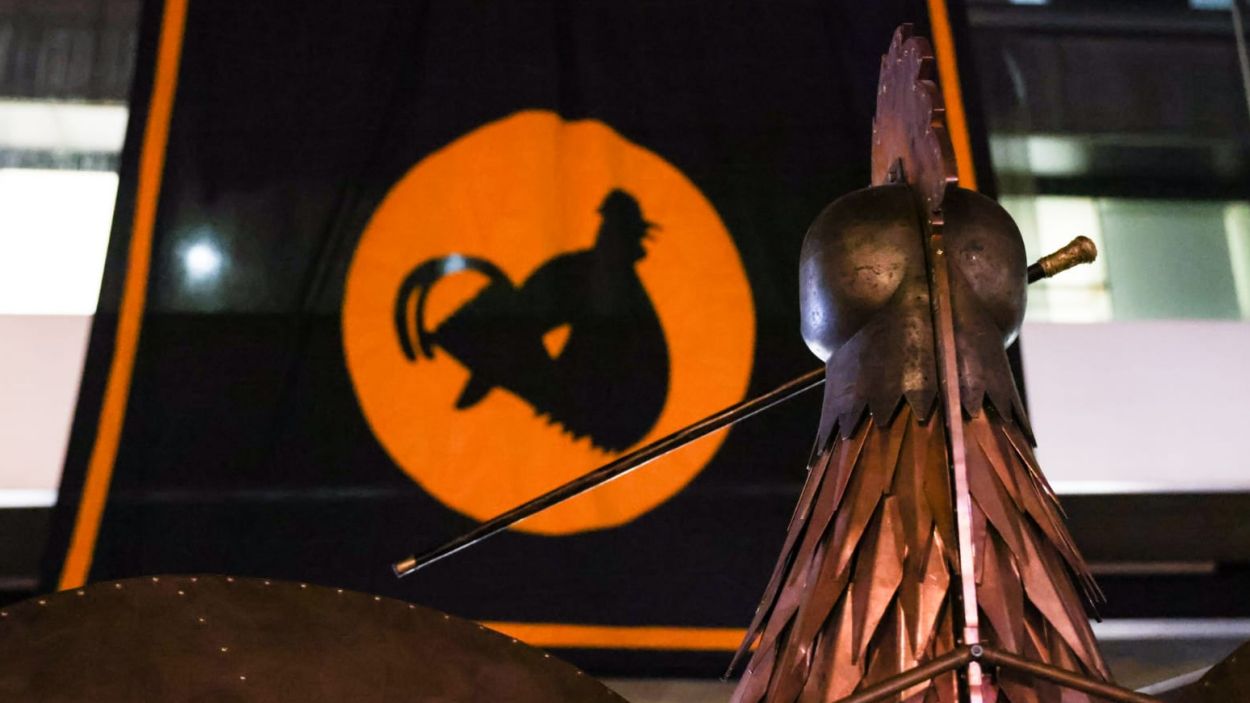 El Gall de Carnaval retorna la vara a l'ajuntament: el Carnaval s'ha acabat