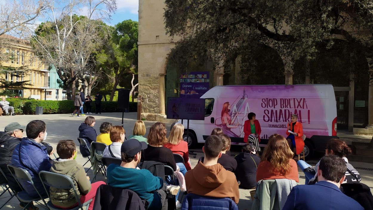 La 'ruta lila' d'ERC comença a Sant Cugat amb motiu del 8M