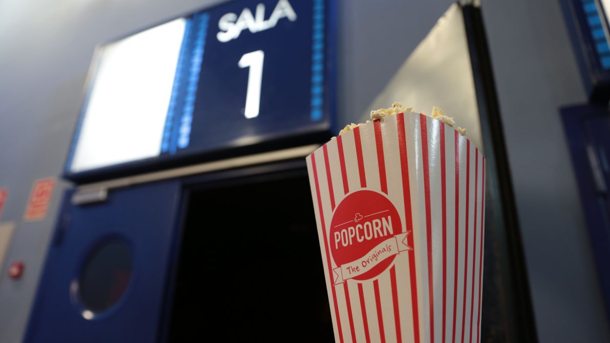 Els Cinemes Sant Cugat canviaran l'entapissat de les butaques i les parets