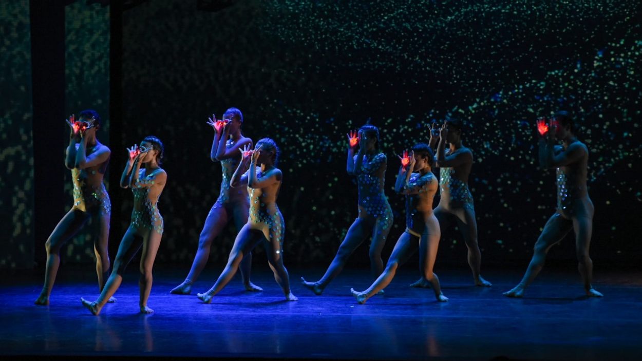 'Plàncton' fa reflexionar el públic del Teatre-Auditori a través de la dansa