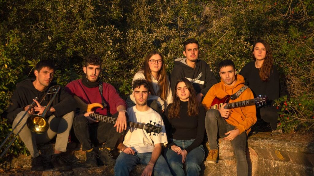 Alt: El grup de música santcugatenc La Cantina publica 'Condenado', un single carregat de crítica social