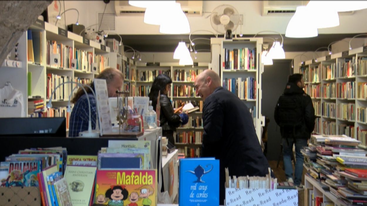 Els comerciants celebren la retirada de la mascareta en interiors, però alguns la mantindran