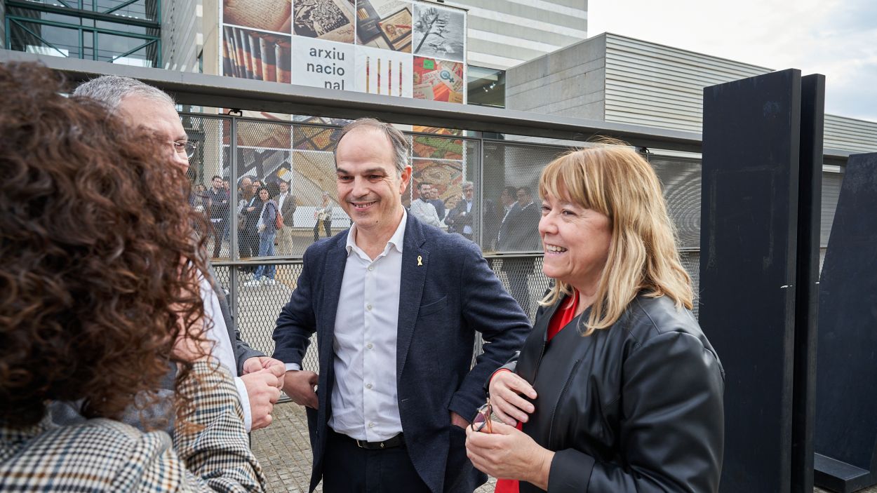 Turull lliura a l'Arxiu Nacional les més de 20.000 cartes rebudes a la presó durant els tres anys de captiveri