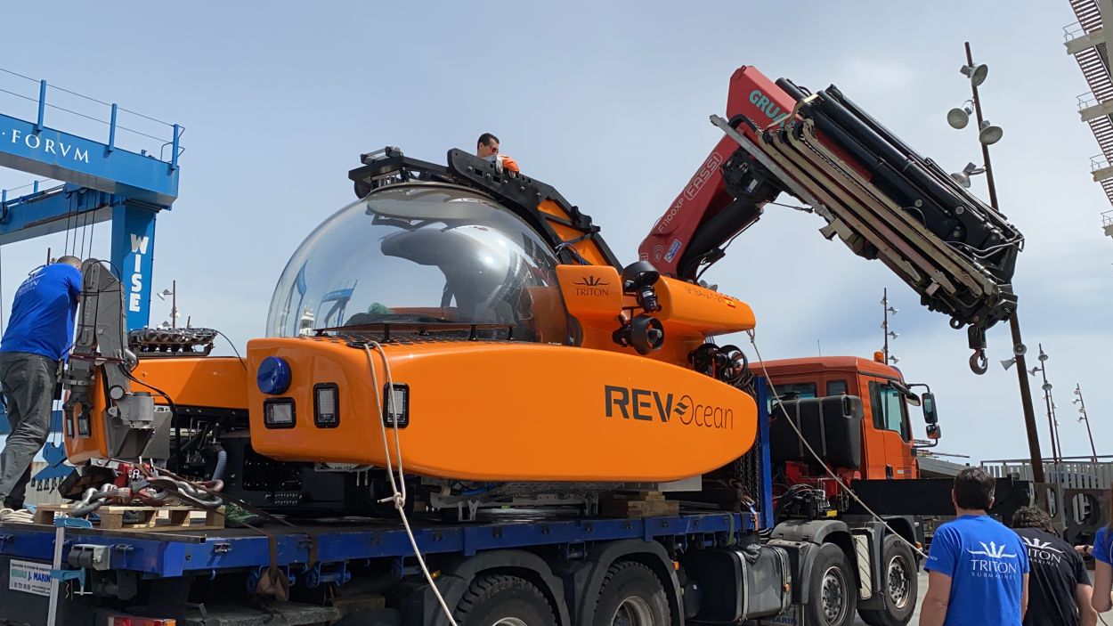 Bategen el primer submarí científic que pot baixar a 2.300 metres de profunditat, fet a Sant Cugat