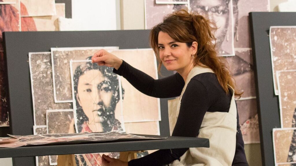 Alt: Marta Fàbregas (Fotògrafa): 