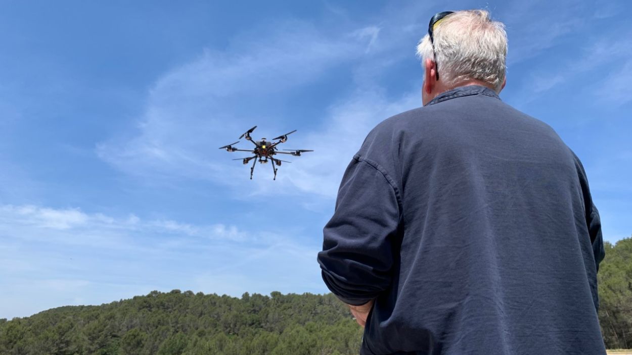 Què cal saber per fer volar un dron?