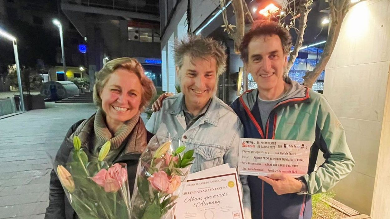 Tres santcugatencs guanyen 19 premis amb l'obra teatral 'Abans que arribi l'alemany'